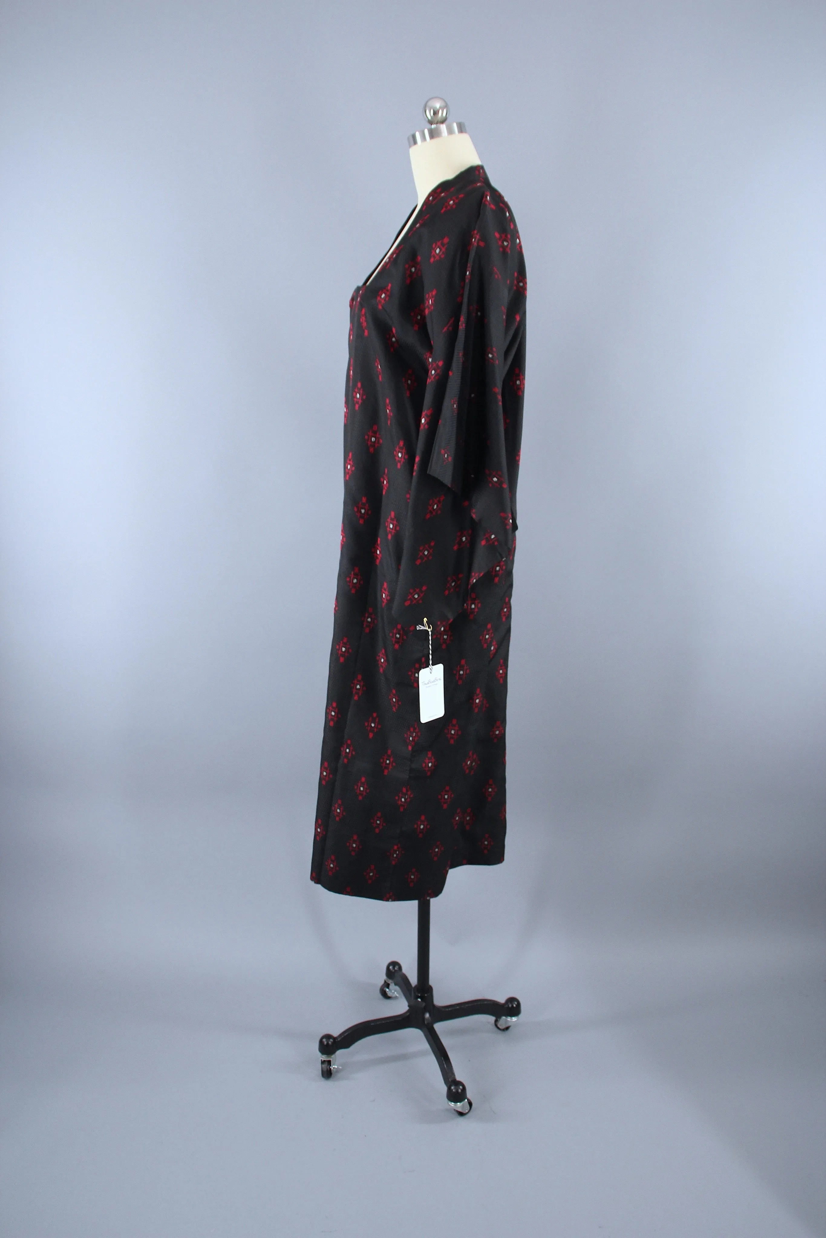 1940s Vintage Silk Kimono Jacket Coat / Black & Red Ikat