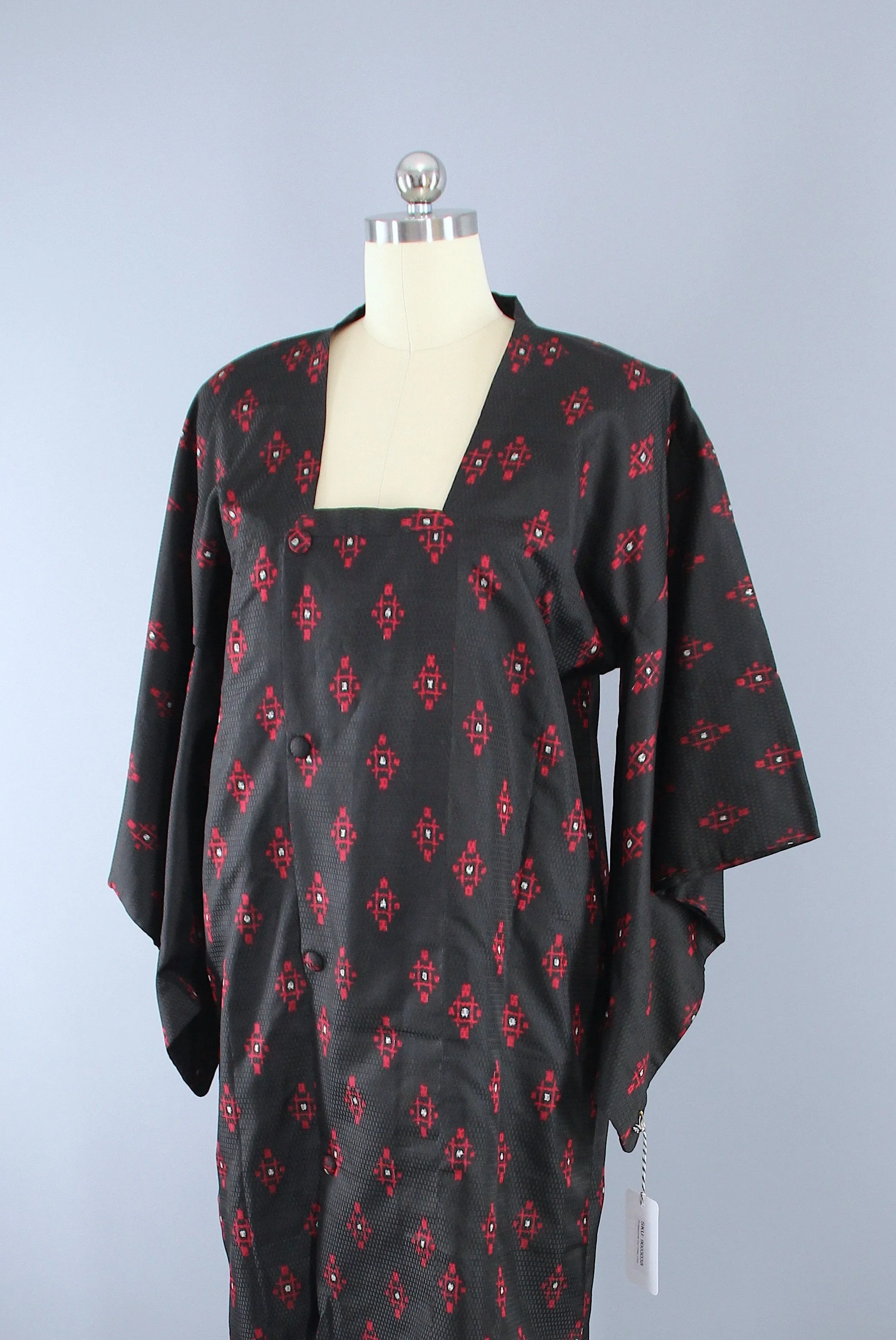 1940s Vintage Silk Kimono Jacket Coat / Black & Red Ikat