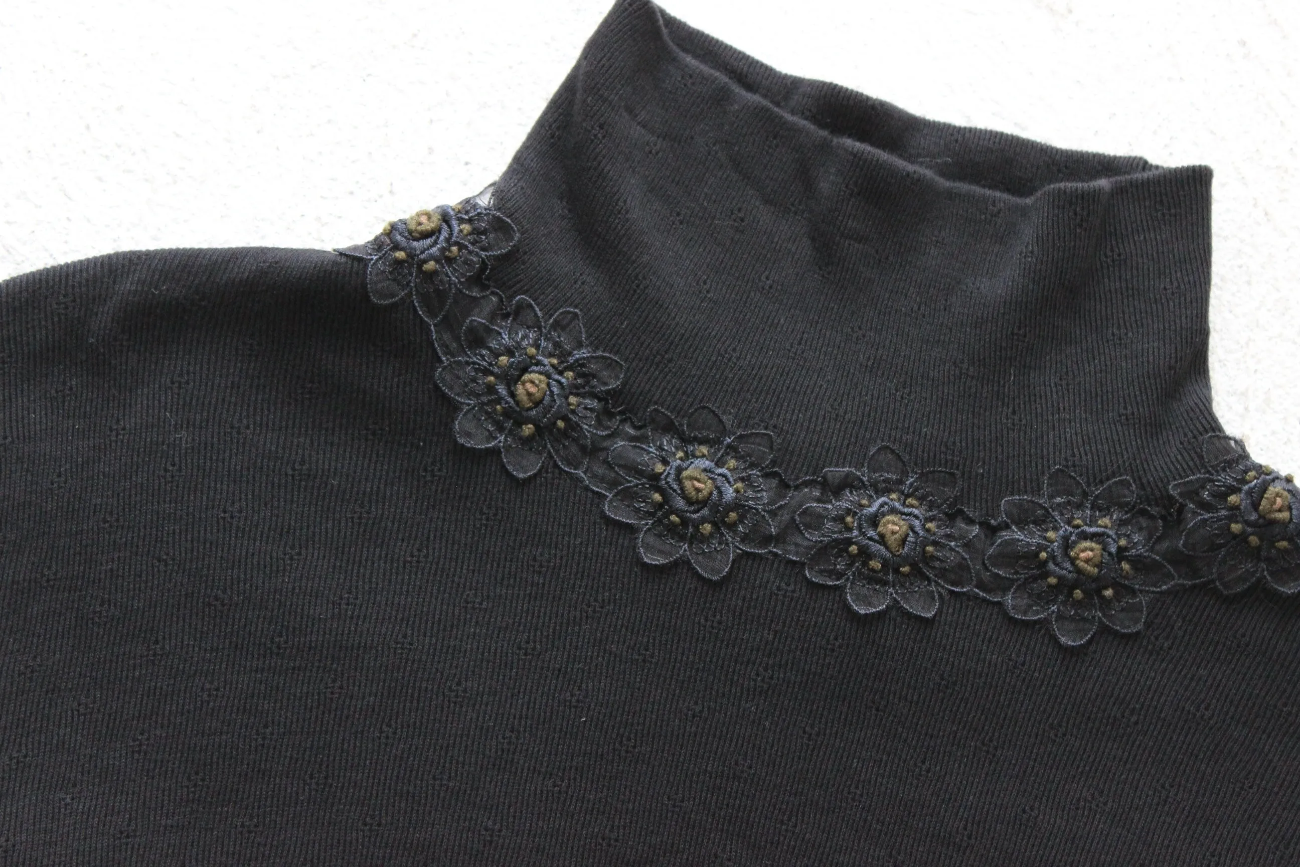 90s French Vintage Stretch Cotton Mock Neck Top w/ Flower Motif