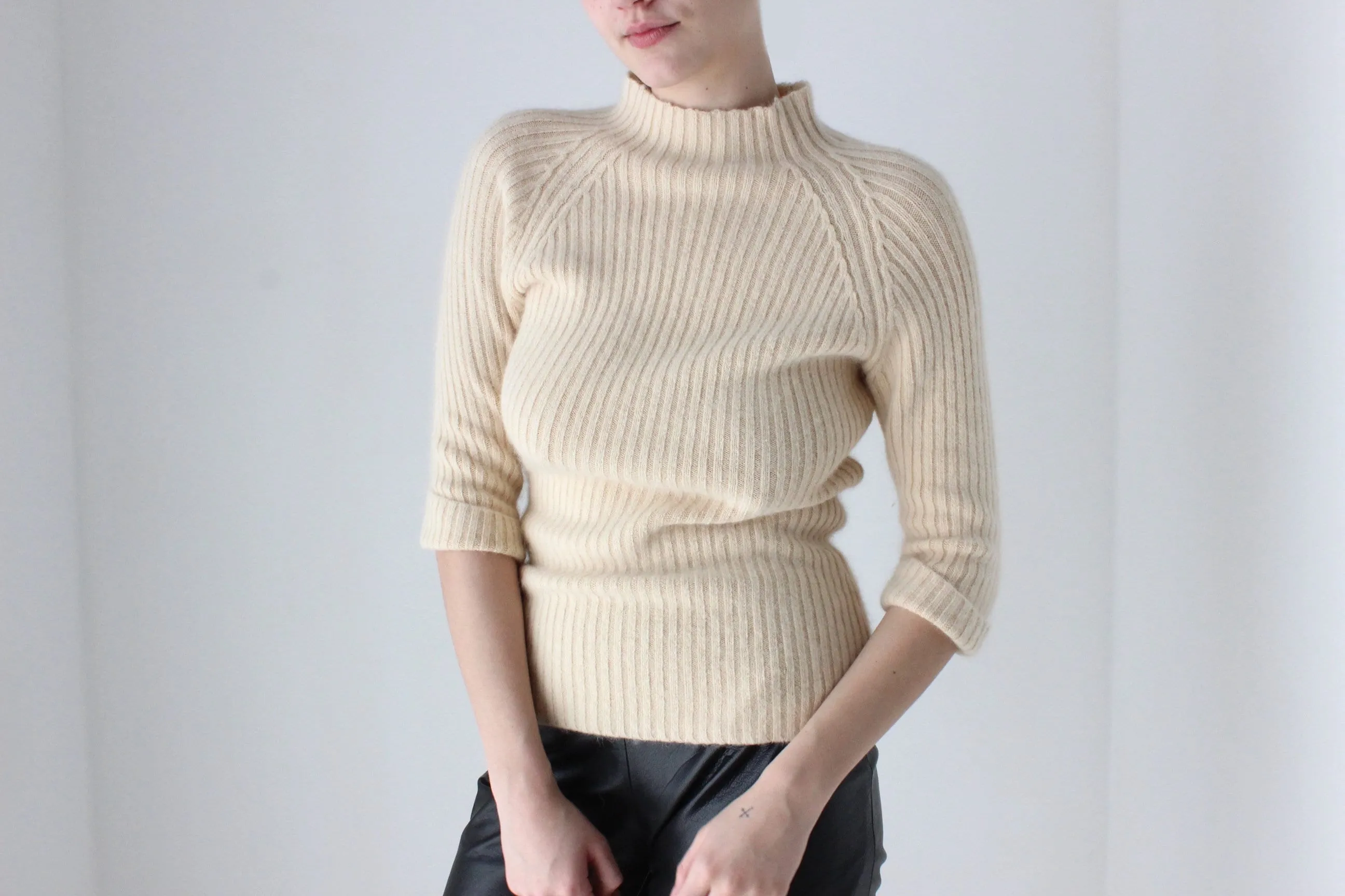 BALLETCORE 90s Angora & Wool Blend Soft Knit Fitted Sweater