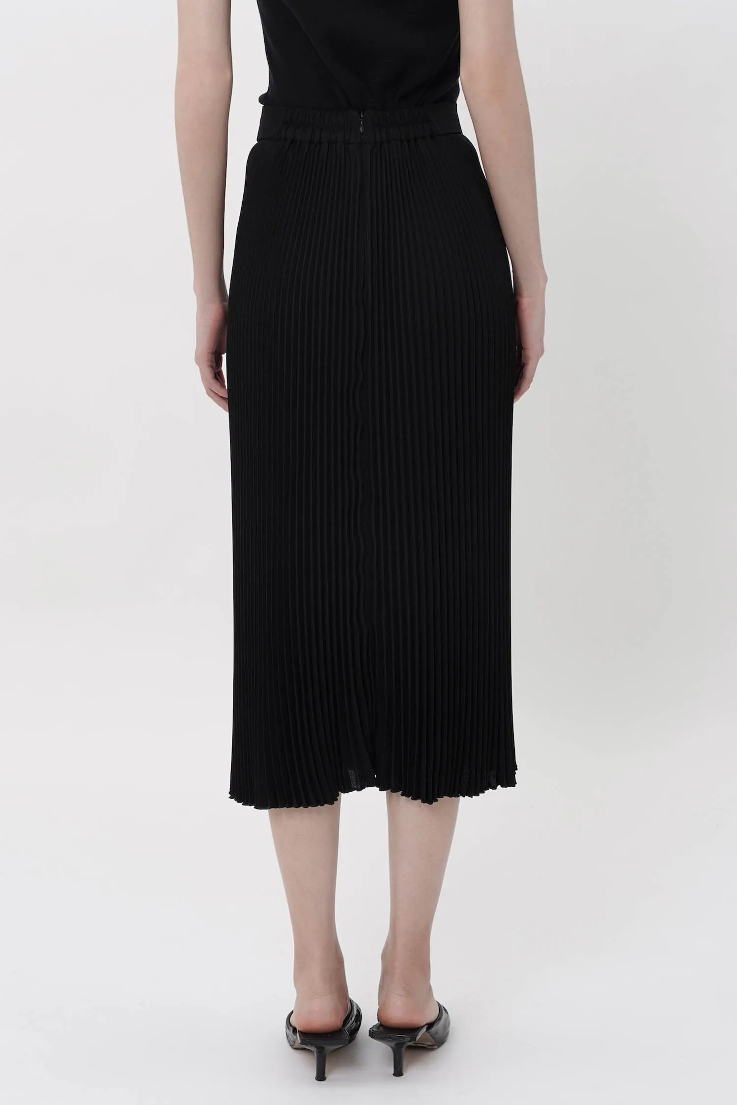 Hiu Pleated Midi Skirt In Black