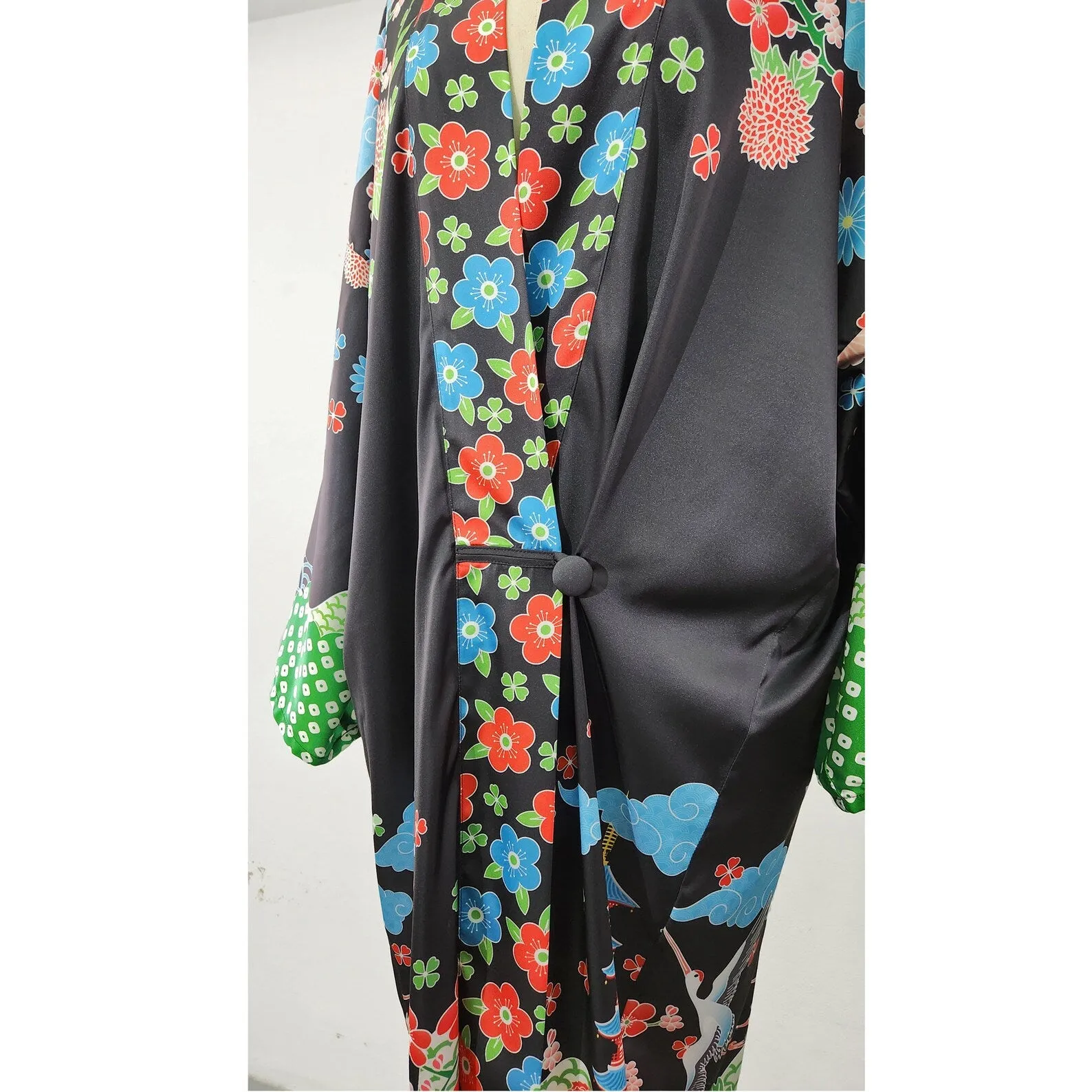 Japanese art kimono robe in black with floral and bird print