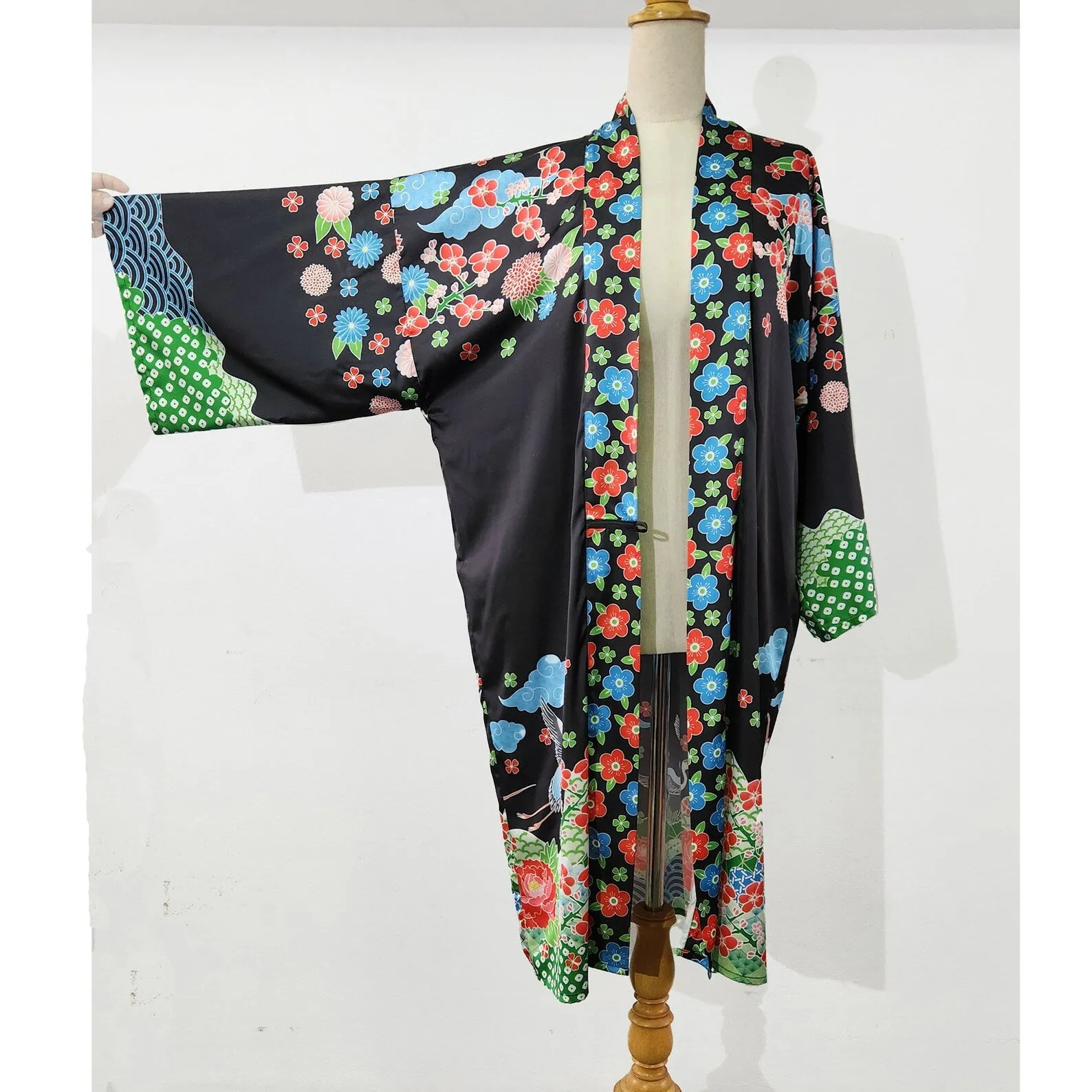 Japanese art kimono robe in black with floral and bird print