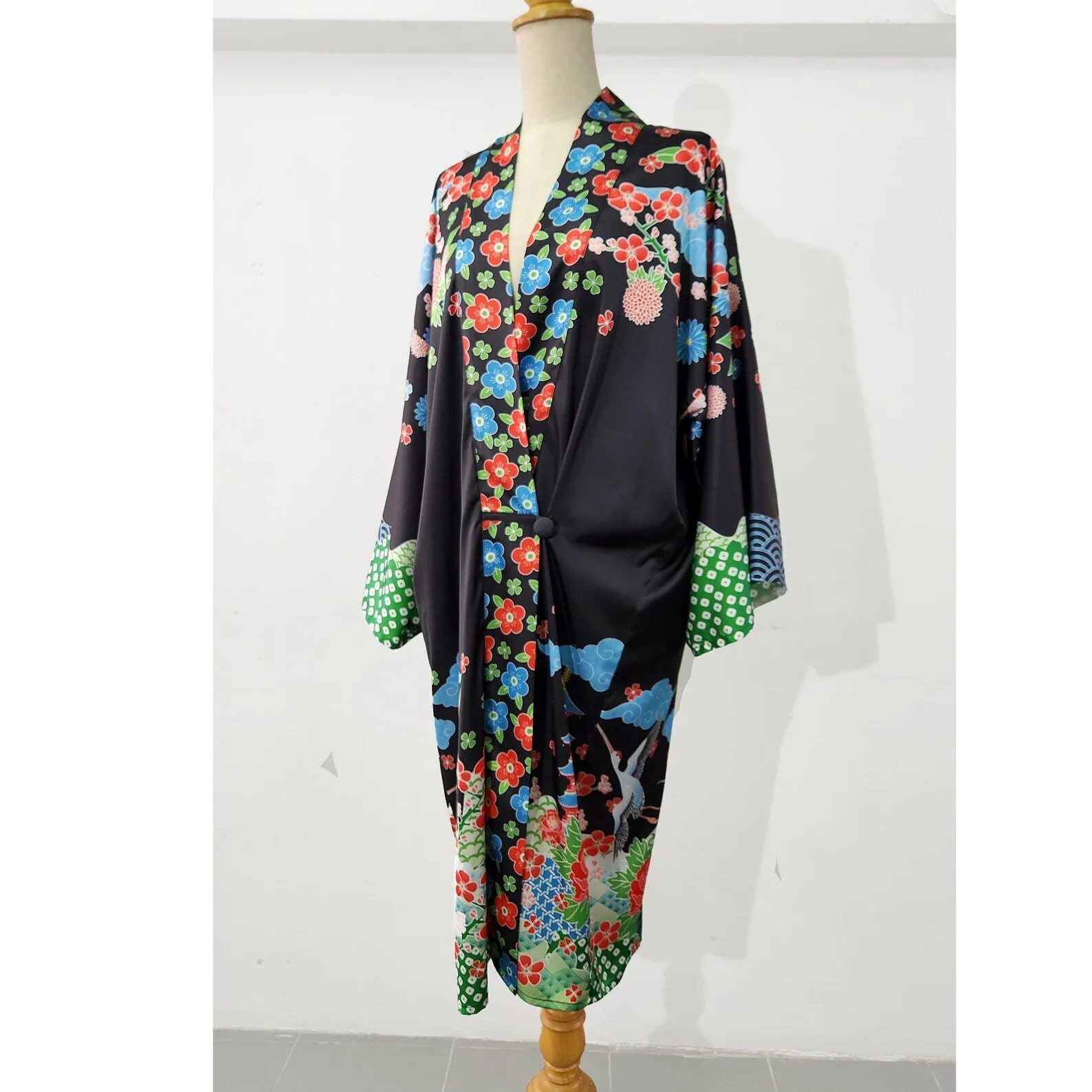 Japanese art kimono robe in black with floral and bird print