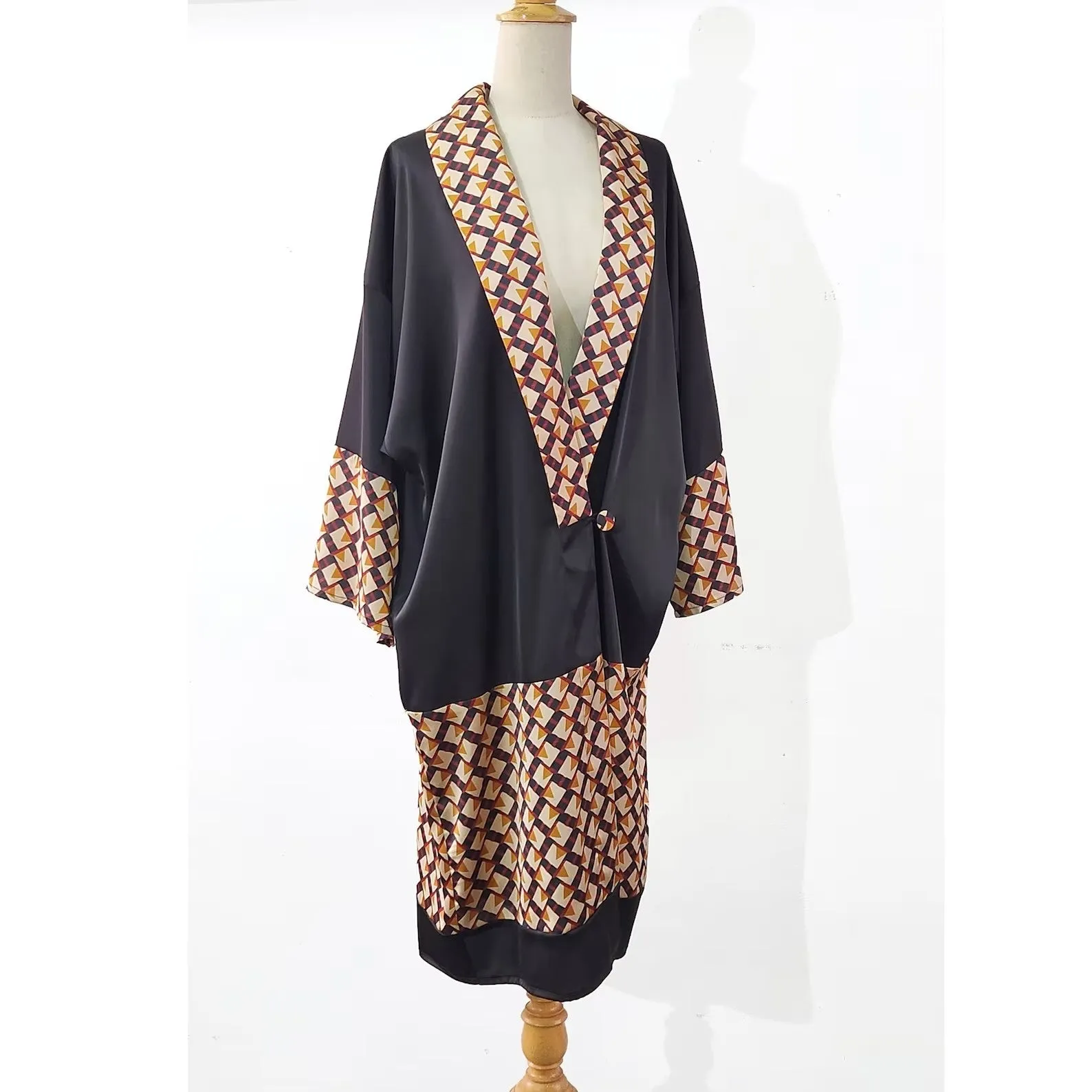 Satin kimono robe with shawl lapel in black and brown geometric print