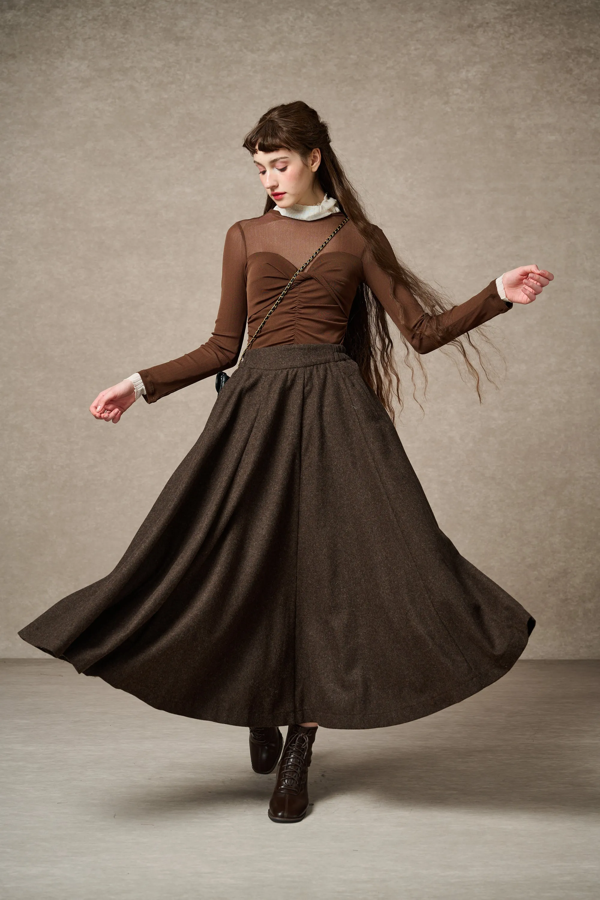 The Soft Lawn 12 | Midi Wool Skirt