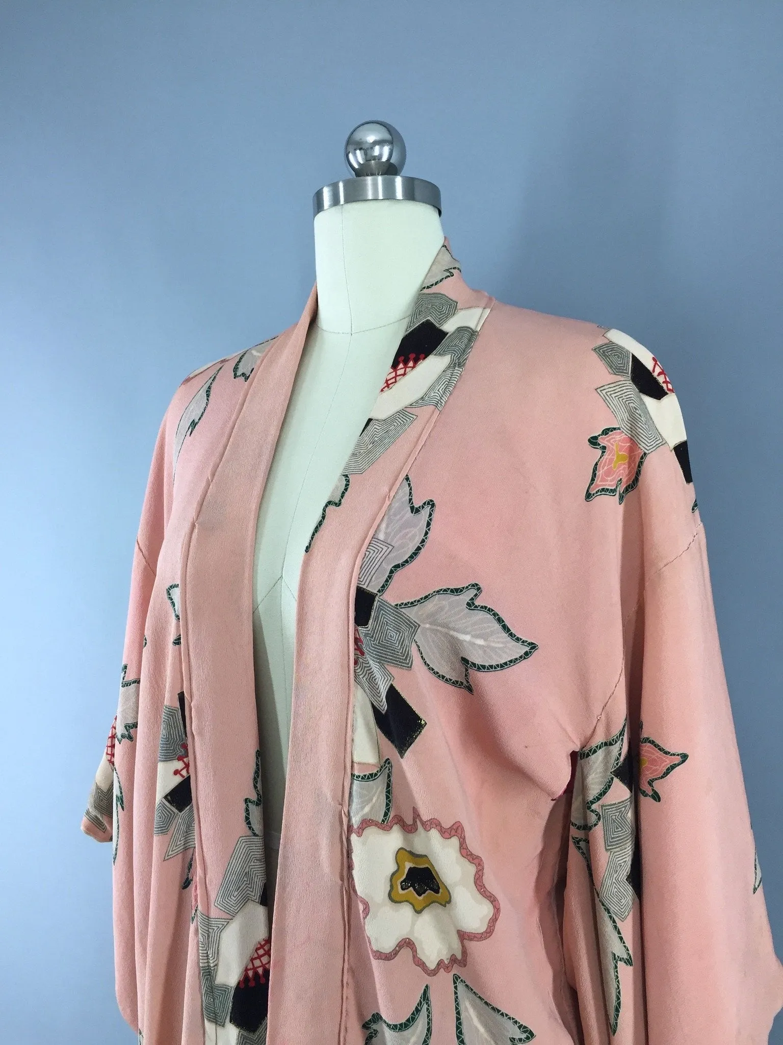 Vintage 1940s Vintage Haori Silk Kimono Jacket / Peach Pink Floral Print