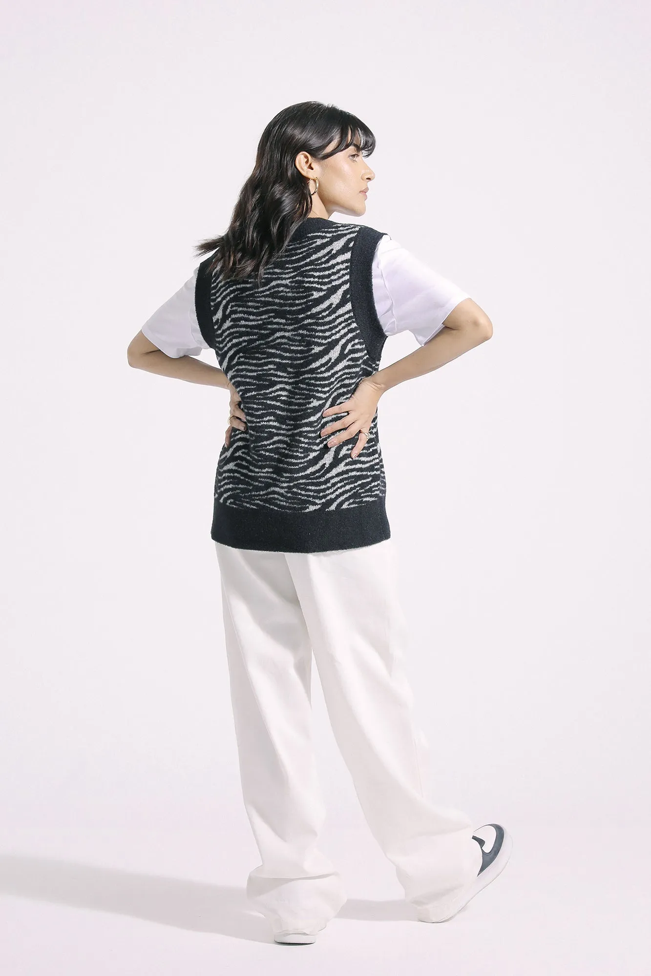 ZEBRA JACQUARD KNIT VEST (E0556/108/902)